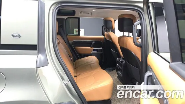 Land Rover Defender 2022 thumb 12