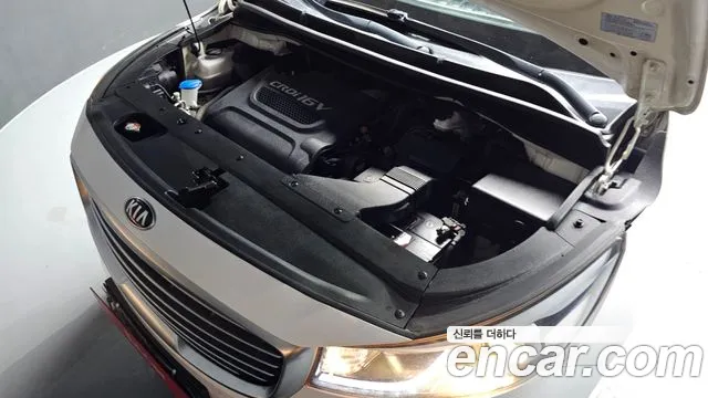 Kia Carnival 2015 thumb 7