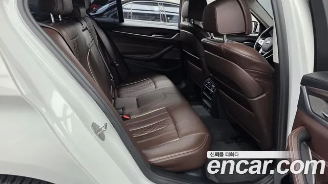 BMW 5 серии 2020 thumb 10