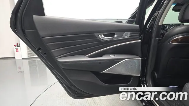 Kia K9 2018 thumb 12