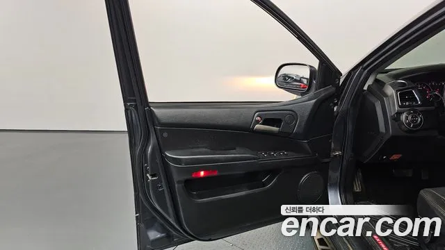 KGM Korando 2016 thumb 4
