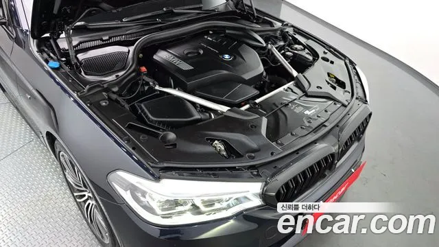 BMW 5 серии 2019 thumb 12