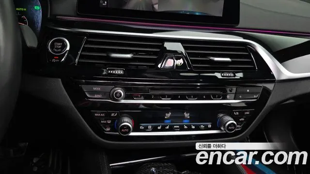 BMW 5 серии 2019 thumb 8