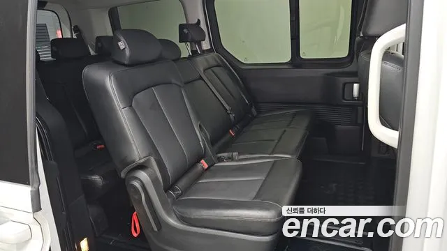 Hyundai Staria 2022 thumb 12