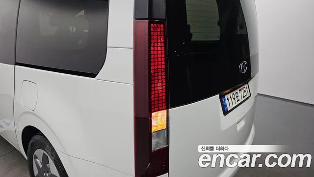Hyundai Staria 2022 thumb 9