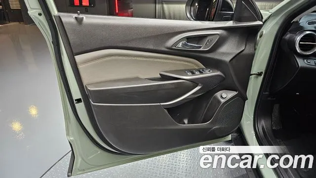 Chevrolet Tracker 2025 thumb 2