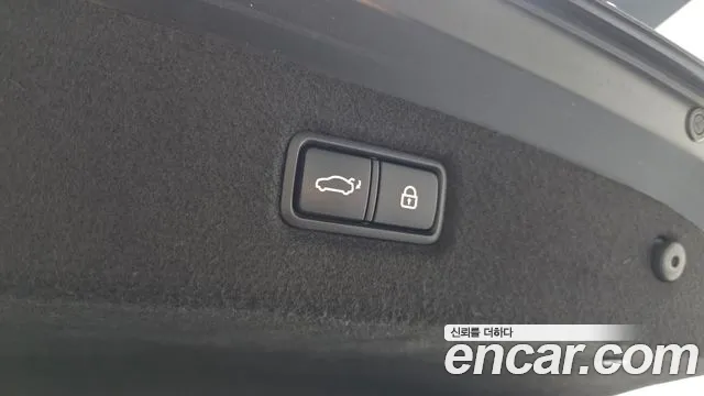 Genesis G90 2019 thumb 9