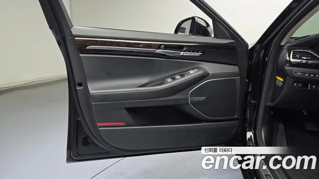 Genesis G90 2019 thumb 2
