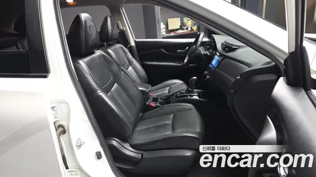 Nissan X-Trail 2018 thumb 3