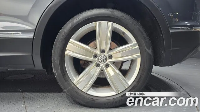 Volkswagen Tiguan 2020 thumb 6
