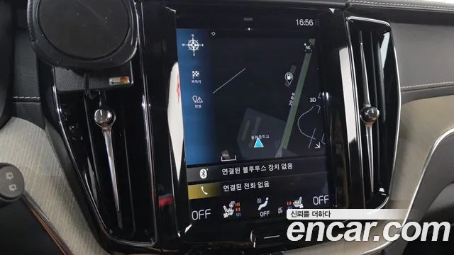 Volvo XC60 2018 thumb 4