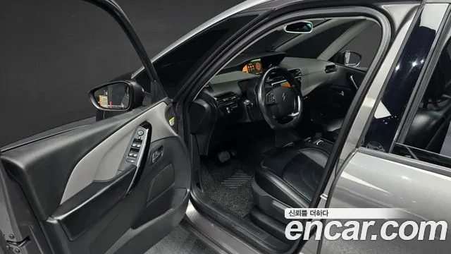 DS C4 Picasso 2018 thumb 12