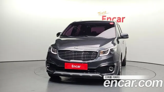 Kia Carnival 2015 thumb 10