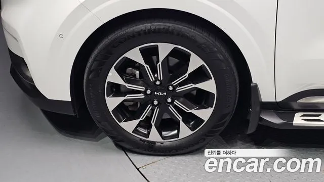 Kia Carnival 2023 thumb 5
