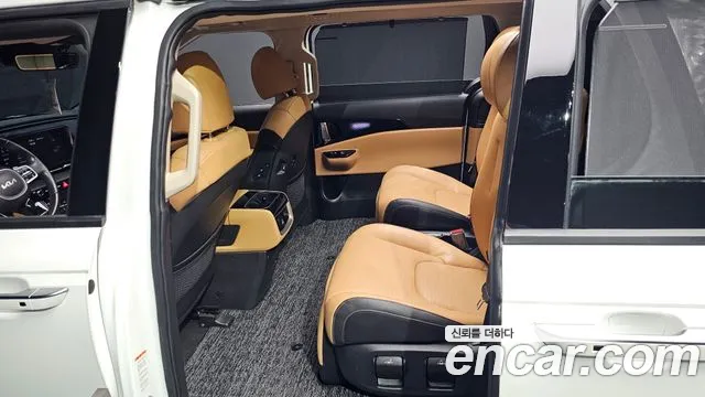 Kia Carnival 2023 thumb 11