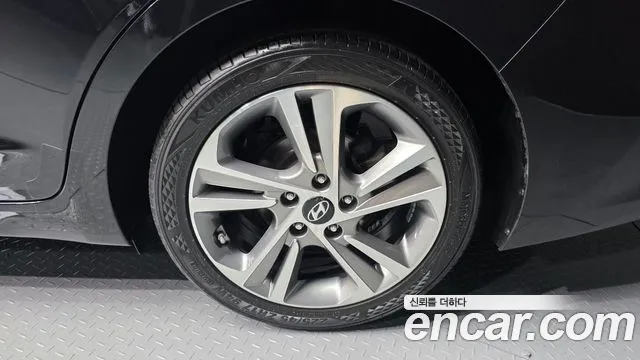 Hyundai Avante 2016 thumb 6