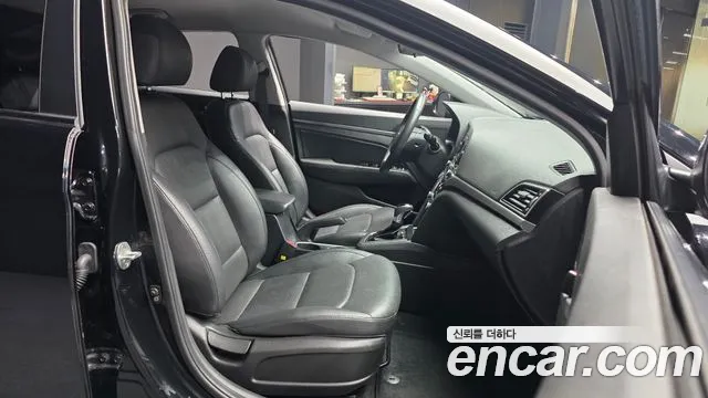 Hyundai Avante 2016 thumb 4