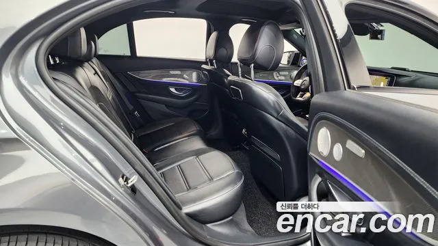 Mercedes-Benz E-Class 2019 thumb 5