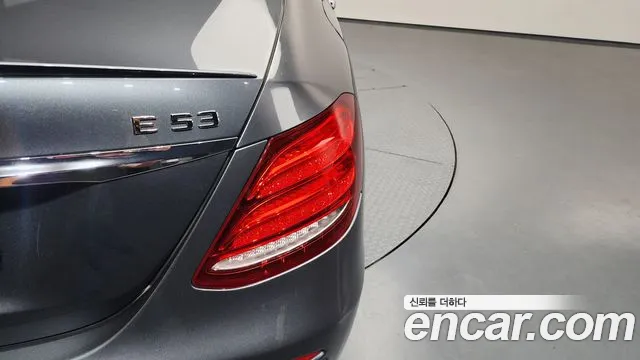 Mercedes-Benz E-Class 2019 thumb 12
