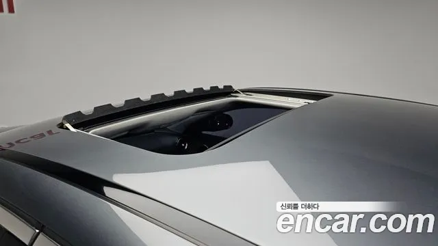 Mercedes-Benz E-Class 2019 thumb 11