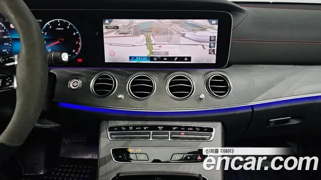 Mercedes-Benz E-Class 2023 thumb 3