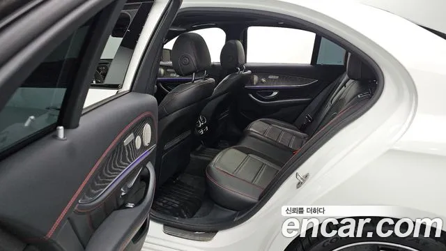 Mercedes-Benz E-Class 2023 thumb 11