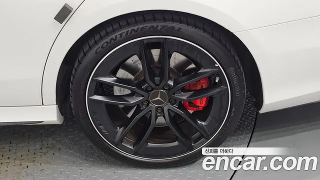 Mercedes-Benz E-Class 2023 thumb 6