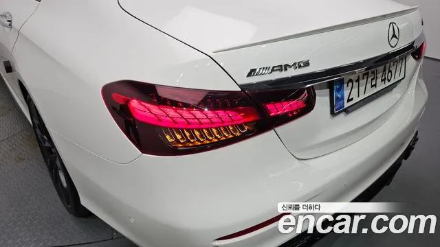 Mercedes-Benz E-Class 2023 thumb 5