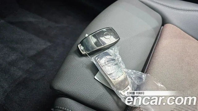 Mercedes-Benz EQB 2024 thumb 2