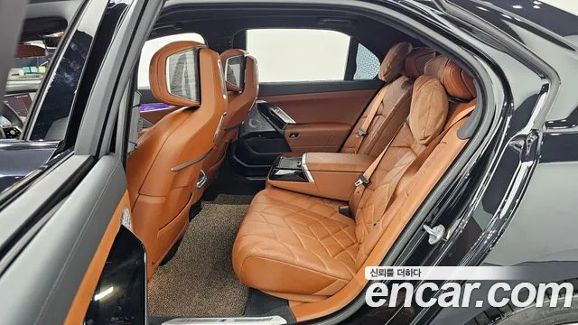 BMW 7 серии 2024 thumb 11