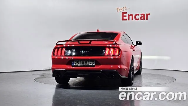Ford Mustang 2022 thumb 3