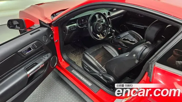Ford Mustang 2022 thumb 5