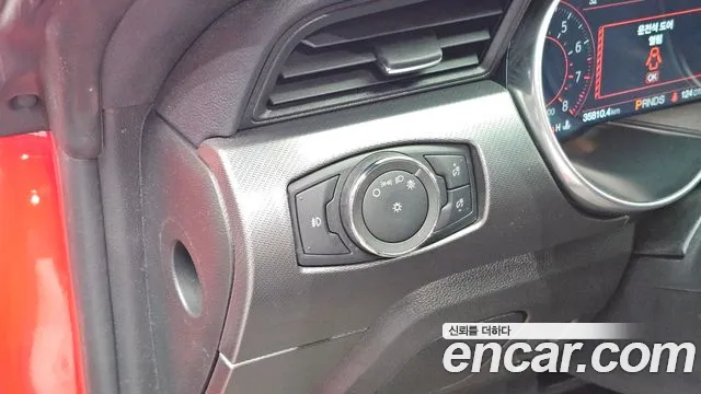 Ford Mustang 2022 thumb 2
