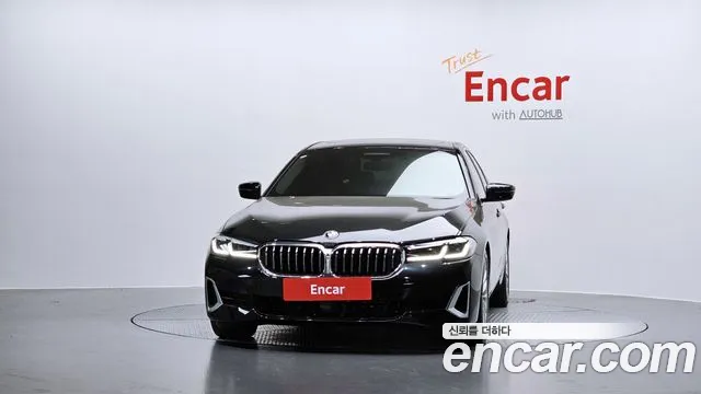 BMW 5 серии 2022 thumb 2