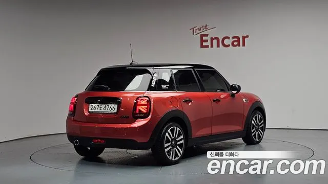 Mini Cooper 2020 thumb 9
