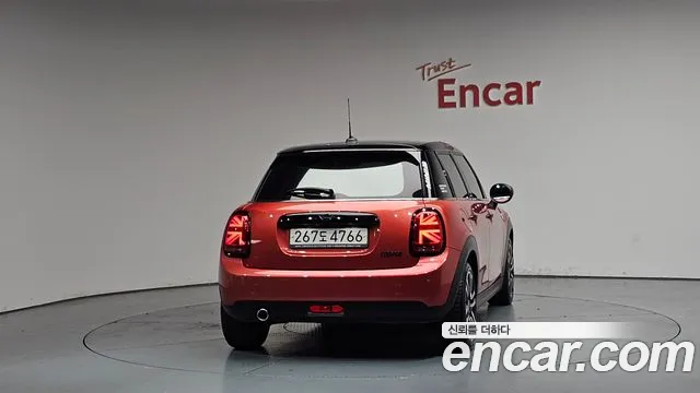 Mini Cooper 2020 thumb 11