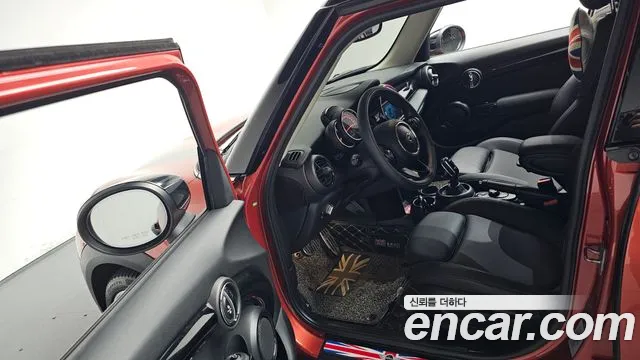 Mini Cooper 2020 thumb 12