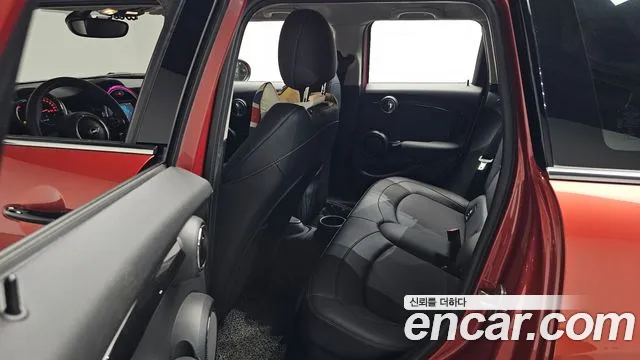 Mini Cooper 2020 thumb 6