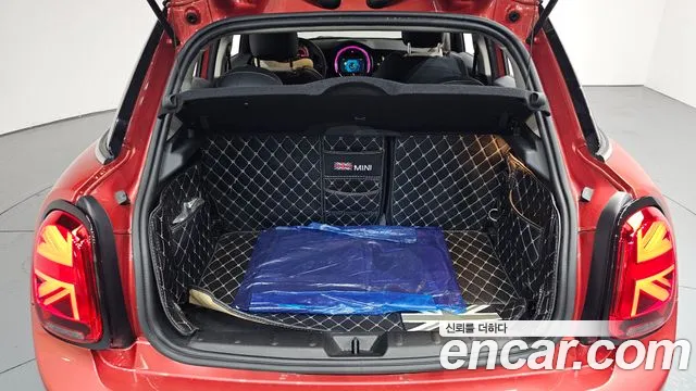 Mini Cooper 2020 thumb 2