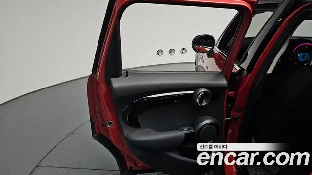 Mini Cooper 2020 thumb 4