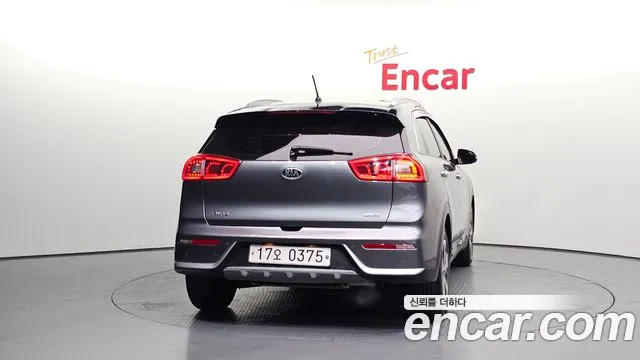 Kia Niro 2016 thumb 12
