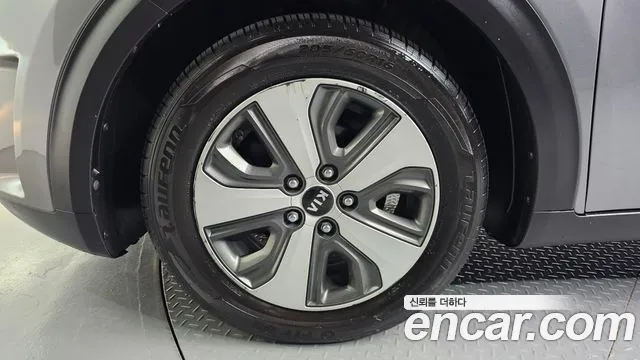 Kia Niro 2016 thumb 8