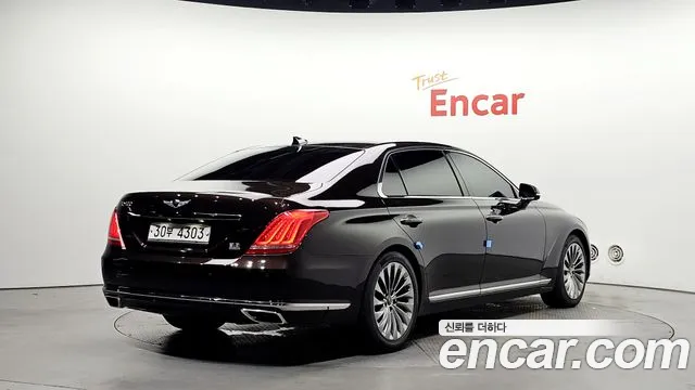 Genesis G90 2017 thumb 10