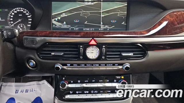 Genesis G90 2017 thumb 4