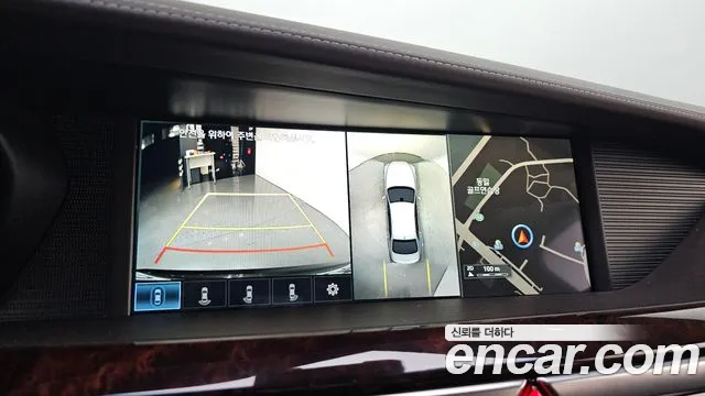 Genesis G90 2017 thumb 3