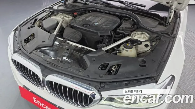 BMW 5 серии 2018 thumb 12