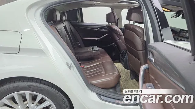 BMW 5 серии 2018 thumb 7