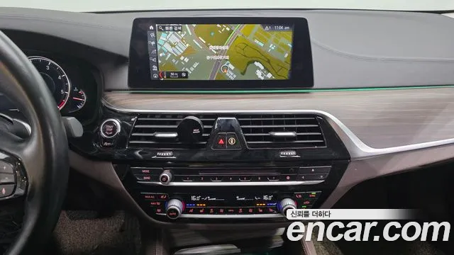 BMW 5 серии 2018 thumb 8