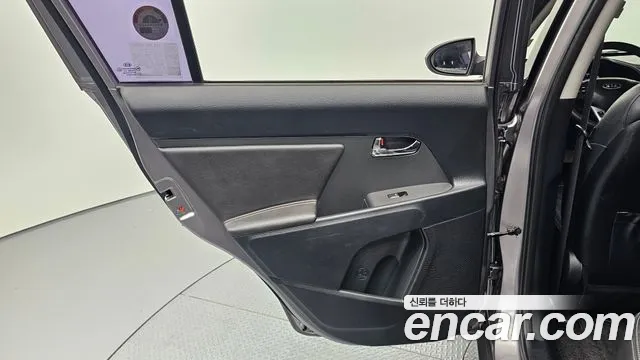 Kia Sportage 2011 thumb 2