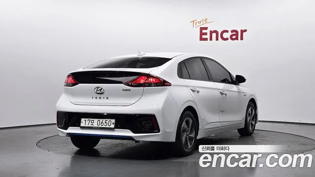 Hyundai Ioniq Hybrid 2016 thumb 2
